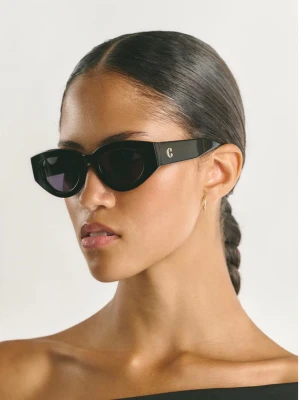 Svarta solglasögon från Corlin - Superfina solglasögon från Corlin jag fått i present, aldrig använda så helt nya och nytt skick. Nypris 1300kr 