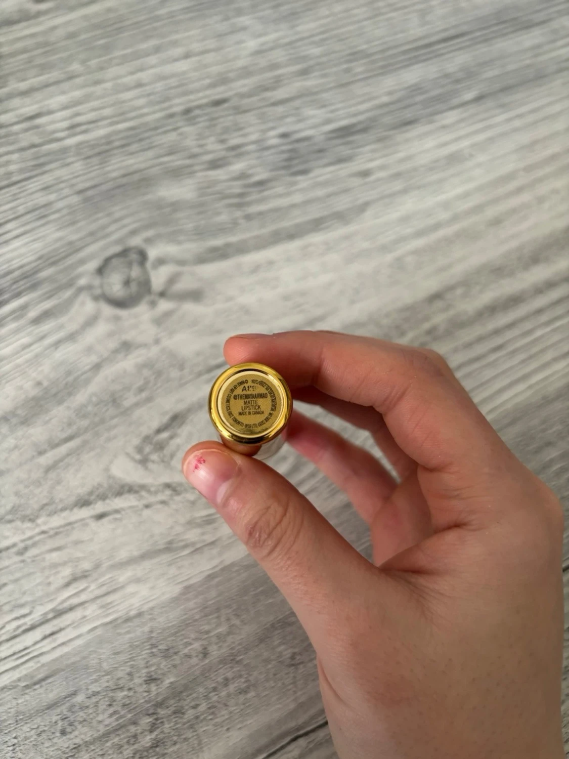 MAC läppstift i guldig hylsa - 2