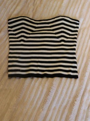 Randig ribbad tubtopp - .