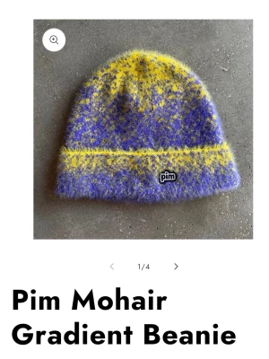 PIM MÖSSA SÖKES!! - Söker denna Mössa från Pim Studios! Om du har en att sälja så skriv till mig! Skriv gärna om du har fler Pim grejer :)