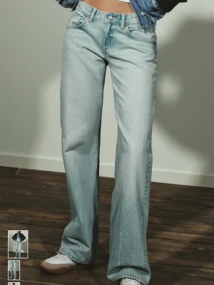 Zara jeans  - Zara low waisted trf jeans använd en gång så typ helt nya 💝💝💝 storlek 42