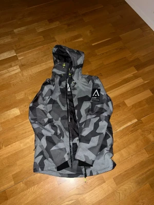 Skidjacka  - Vinterjacka från wearcolour använd 1 säsong size S 