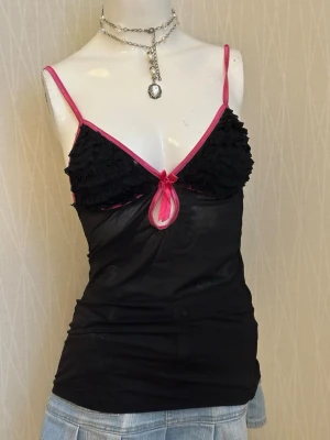 Svart mesh top med rosa detaljer - No tag