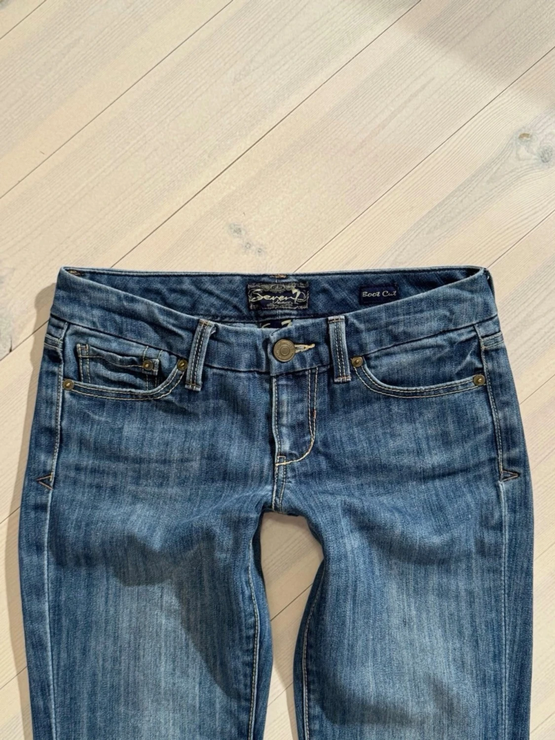 Low bootcut jeans  - 4