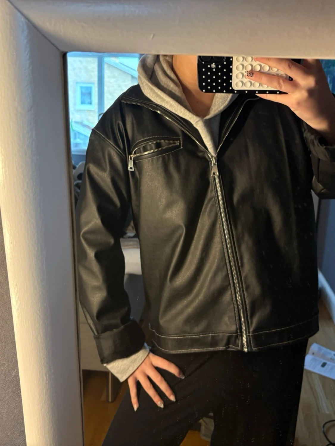 Svart skinnjacka med dragkedja - 1