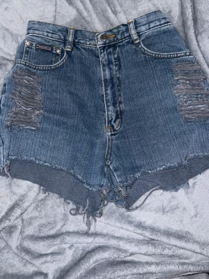 Blå Crocodile jeansshorts  - Blå jeansshorts 💙