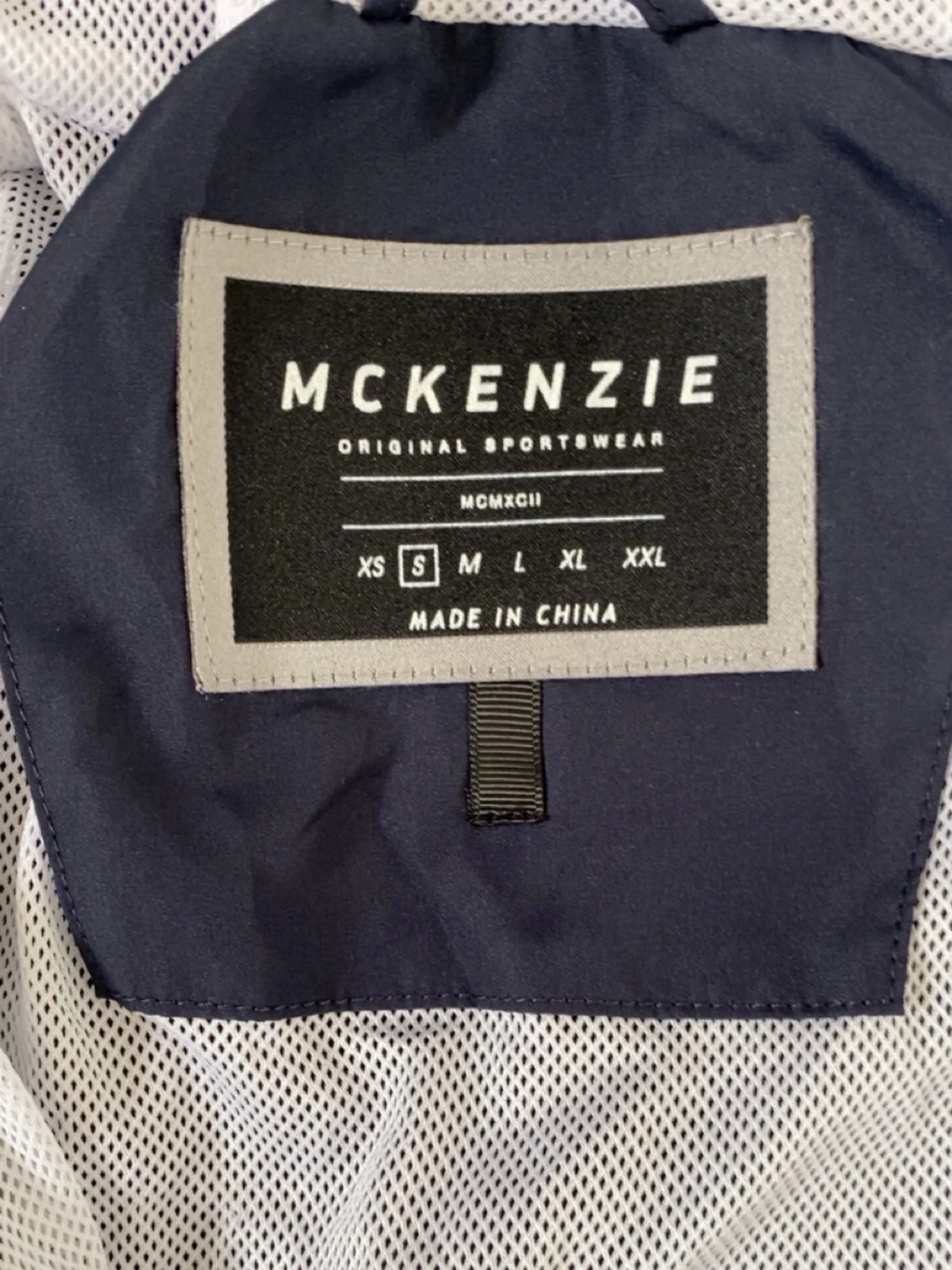 Mörkblå vindjacka från McKenzie - 4