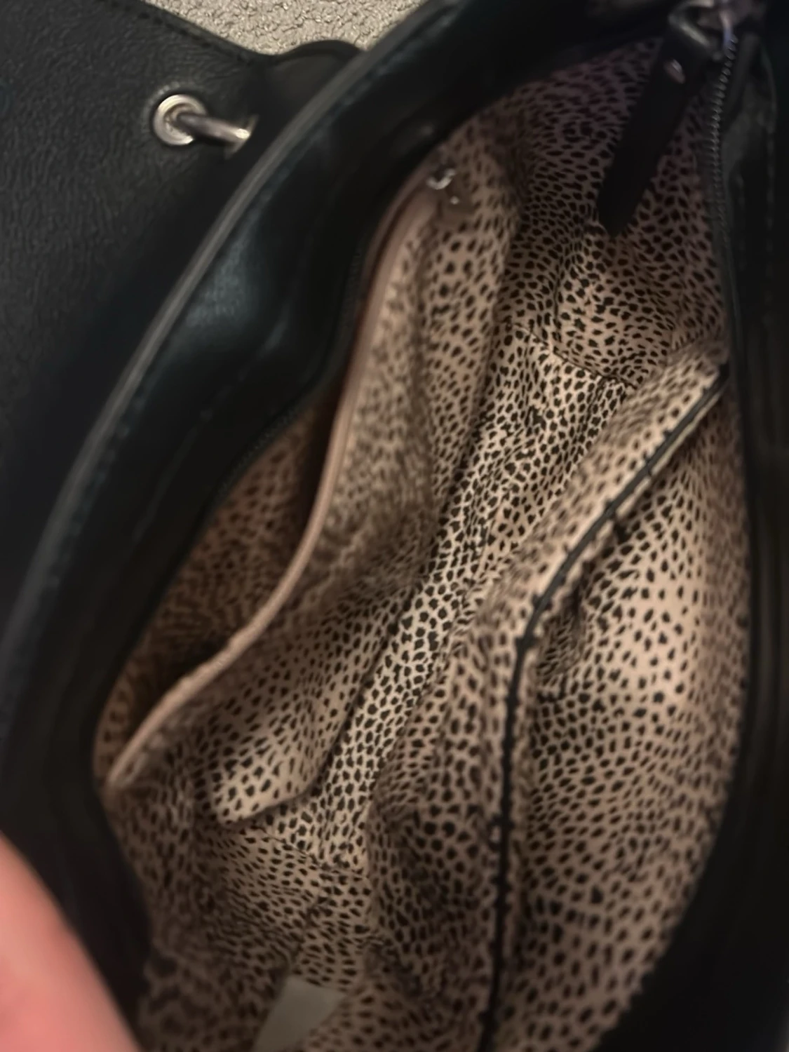 Svart handväska från Art Street London - 1