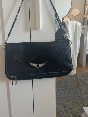 Zadig Voltaire väska - Säljer denna som jag köpt på en marknad i Spanien💓 ser ut precis som den äkta❣️ pris kan disskuteras