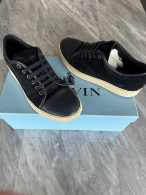 Lanvin skor - Lanvin skor - Skick: Grymt skick - Tillbehör: en mindre Lanvin dustbag - Nypris: 4000kr - TrendWardrobe