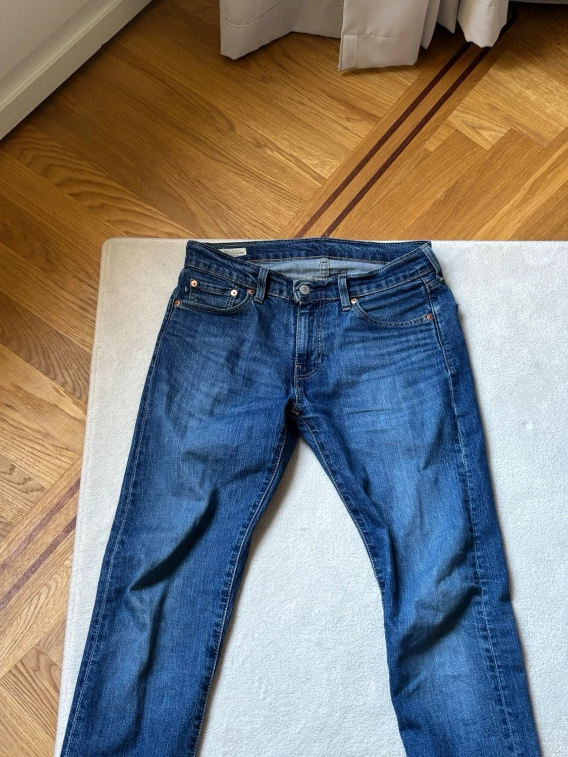 Levi's blå raka jeans