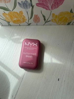 Ny buttermelt blush från NYX - I färgen ”for the butta”, säljer då jag bestälde fler färg! Endast testad på ny tvättad hand💞