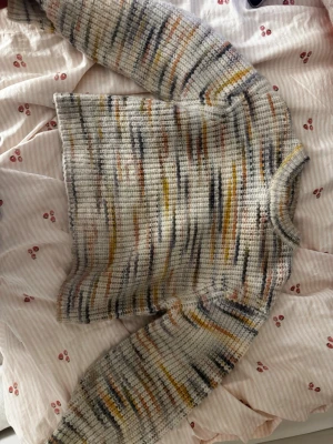 Stickad tröja Carin Wester  - Säljer denna färgglada stickade tröja från Carin Wester i storlek S knappt använd