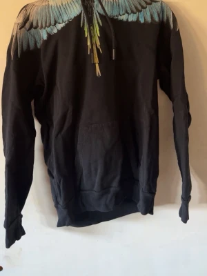 Marcelo Burlon - Marcelo burlon county of Milan hoodie skick 9/10 inga fläckar eller skador knappt använd