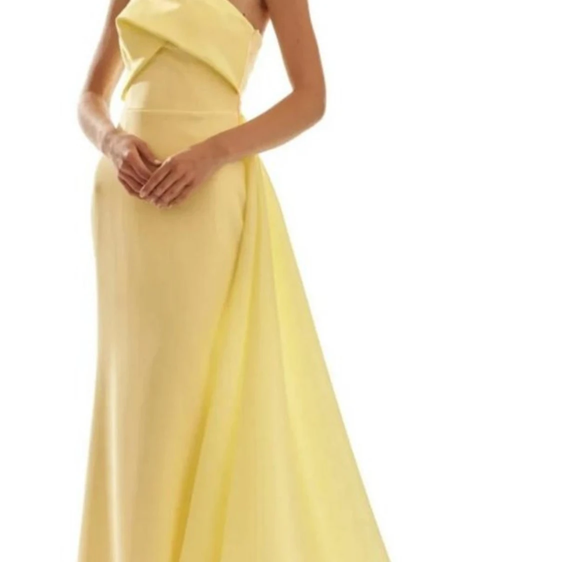 Ljusgul axelbandslös långklänning - 2