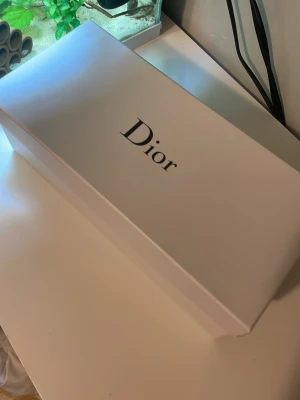 Låda  - Säljer en låda/presentlåda 