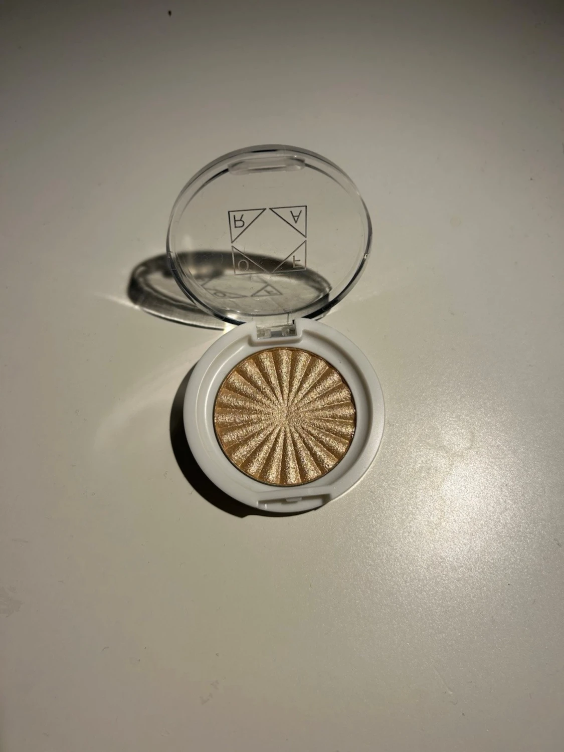 Ofra highlighter i guldton - 1