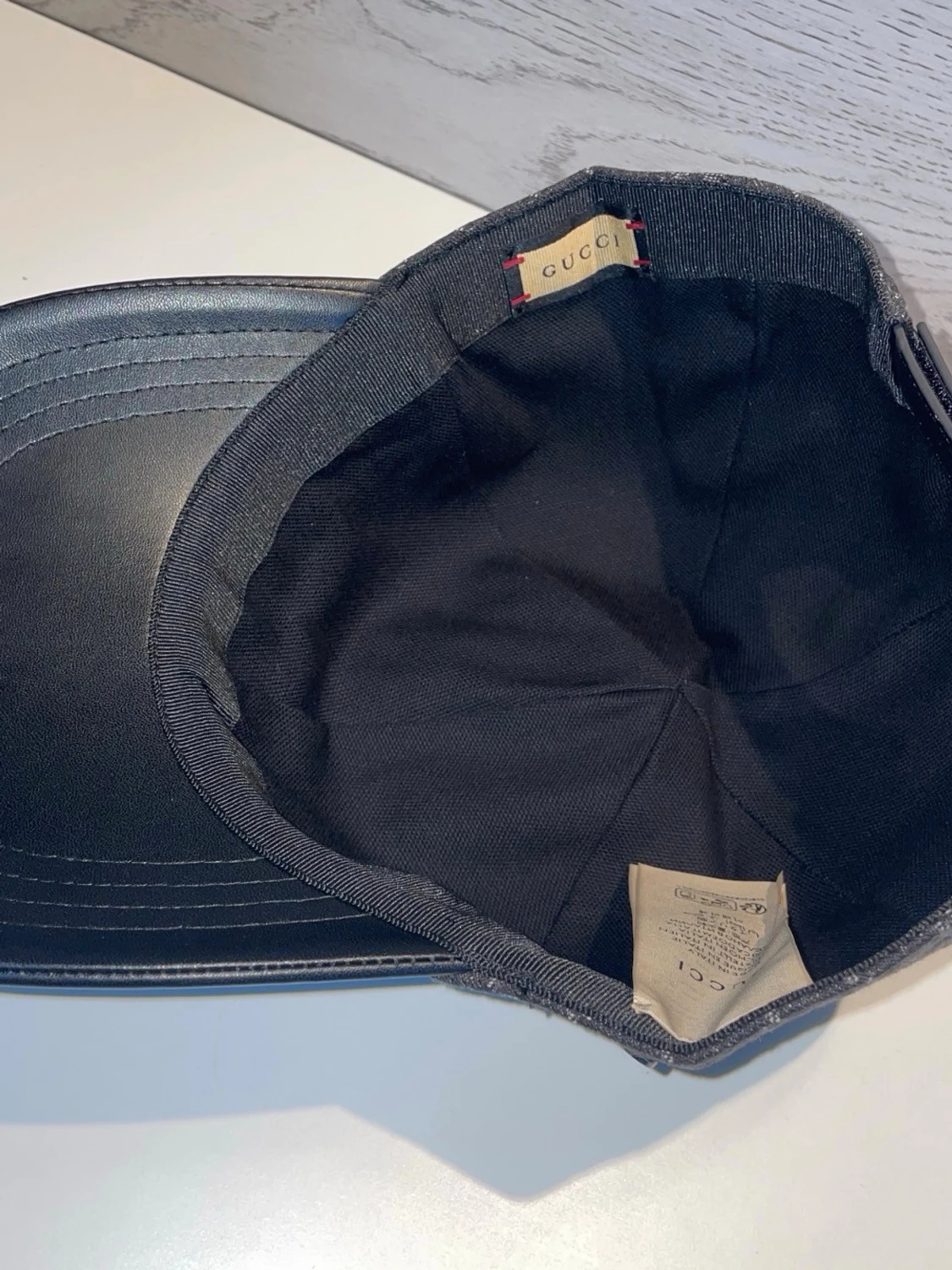 Svart keps från Gucci med GG-mönster - 2