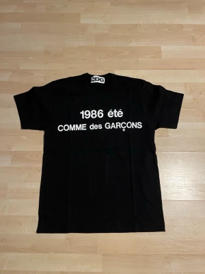 Svart Comme des Garçons t-shirt - Helt ny, priset kan diskuteras 