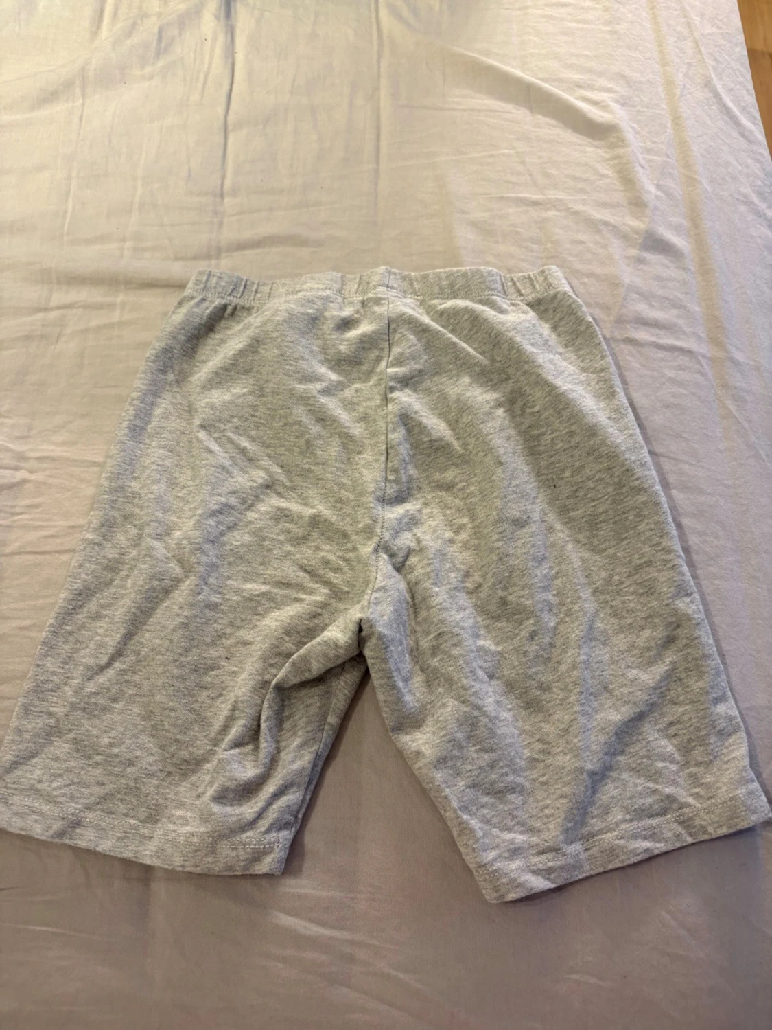 Ljusgrå bomullsshorts - 1