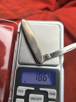 Fickkniv 14k  - Märkt 14k 585. Vikten är 18,64 gram enligt vågen på bilden.