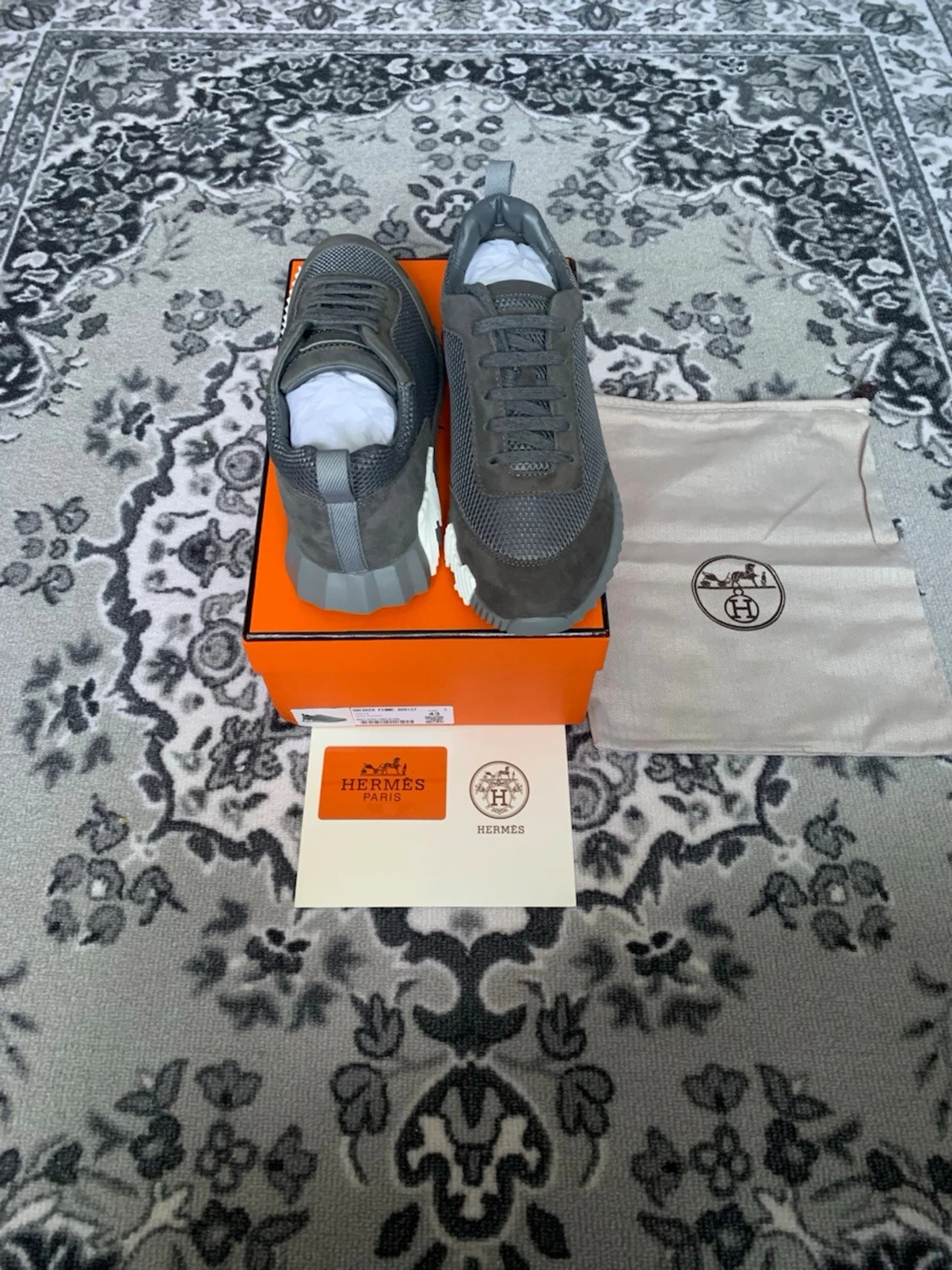 Grå H E R M E S sneakers med vit sula - 2