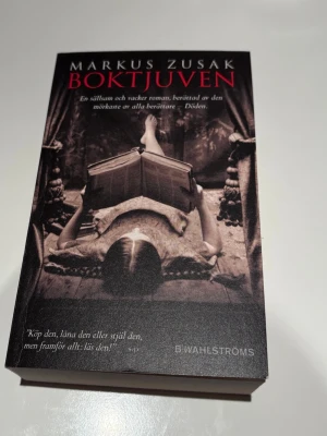 Boktjuven av Markus Zusak - Bok i nyskick 