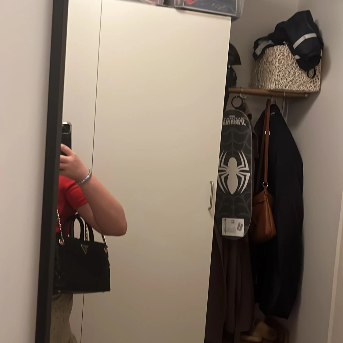 Guess handväska  - 2