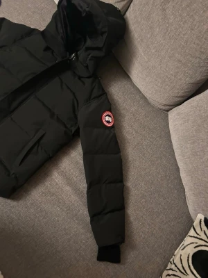 Canada Goose jacka - Helt ny canada Goose vinterjacka i storlek M. Tagg finns!