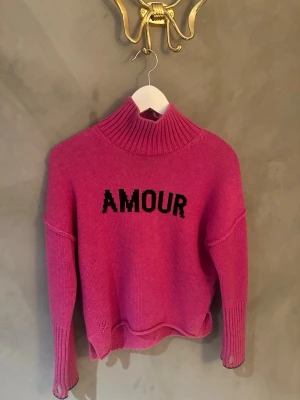 Rosa zadig tröja - Superbra skick, storlek 140 men passar även mig som är 153-154