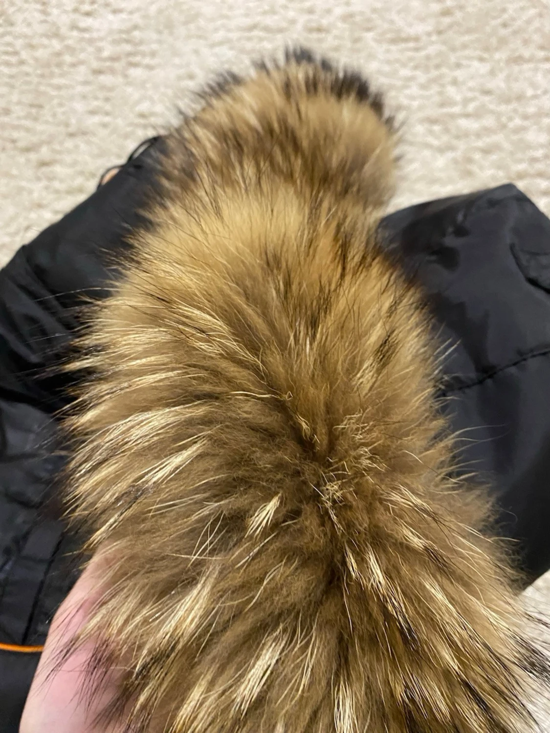 Svart jacka med äkta päls från Hollies - 4