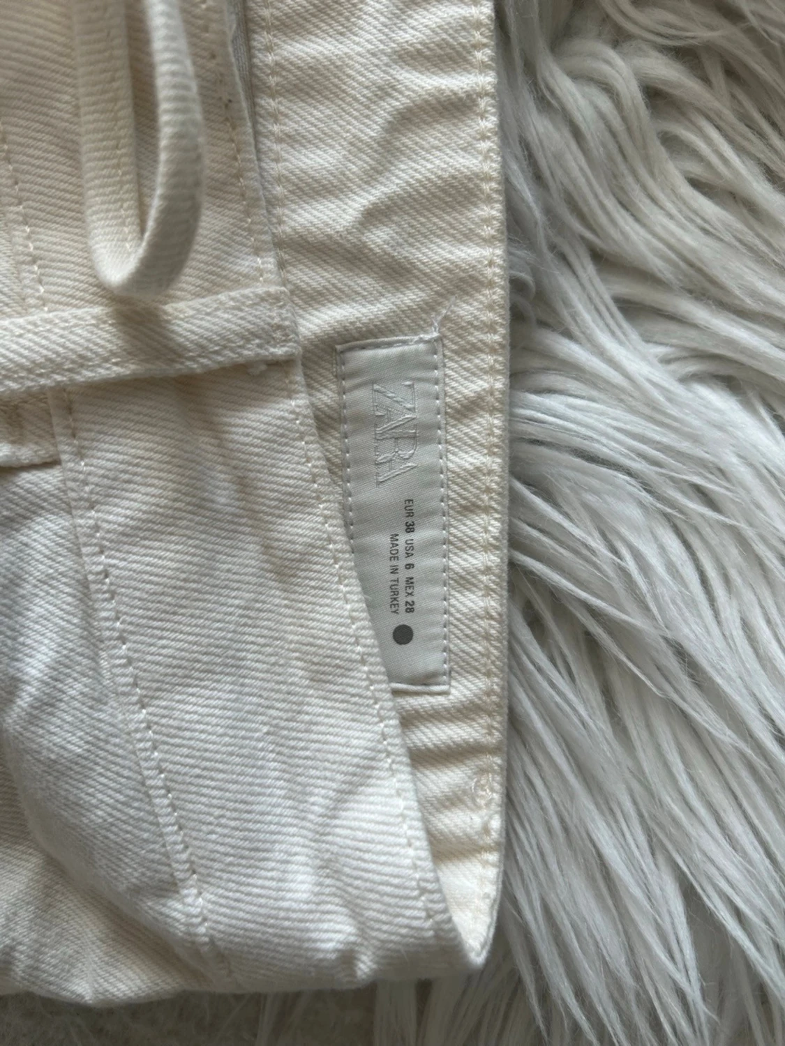 Vita jeans med snörning  - 3