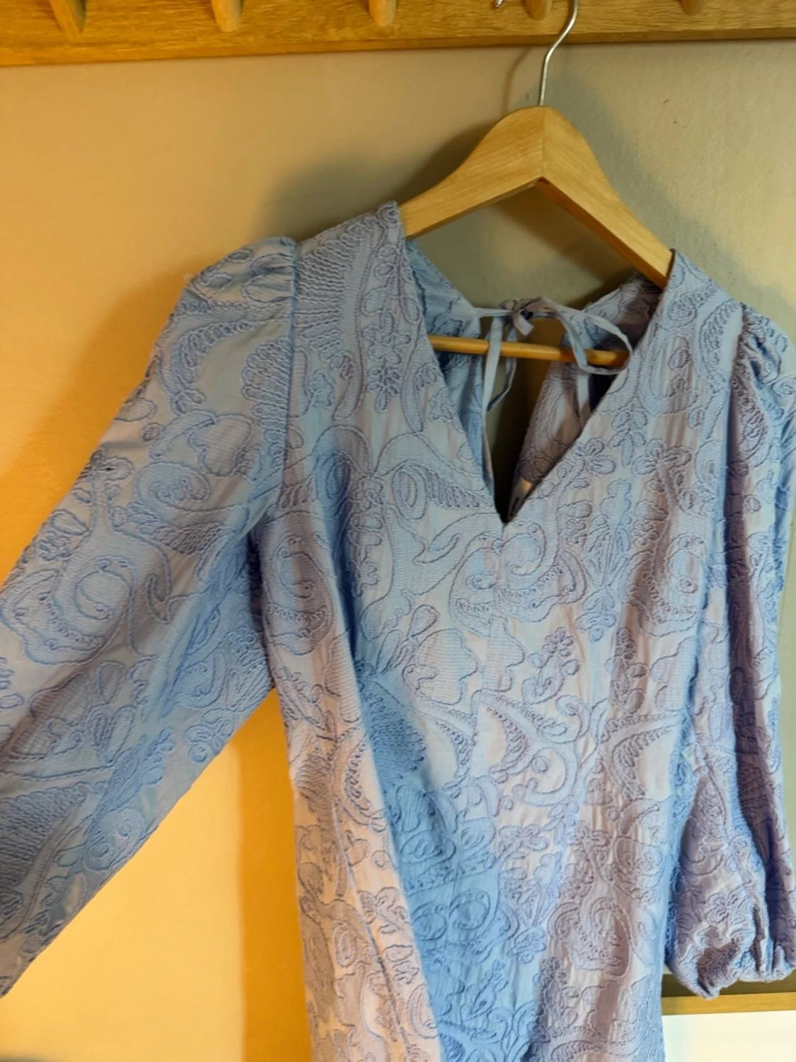 Ljusblå broderad blus från Samsøe Samsøe - 2