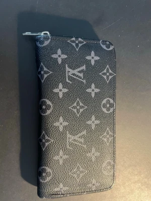 Plånbok - Ny! Pris kan diskuteras vid snabb affär!!