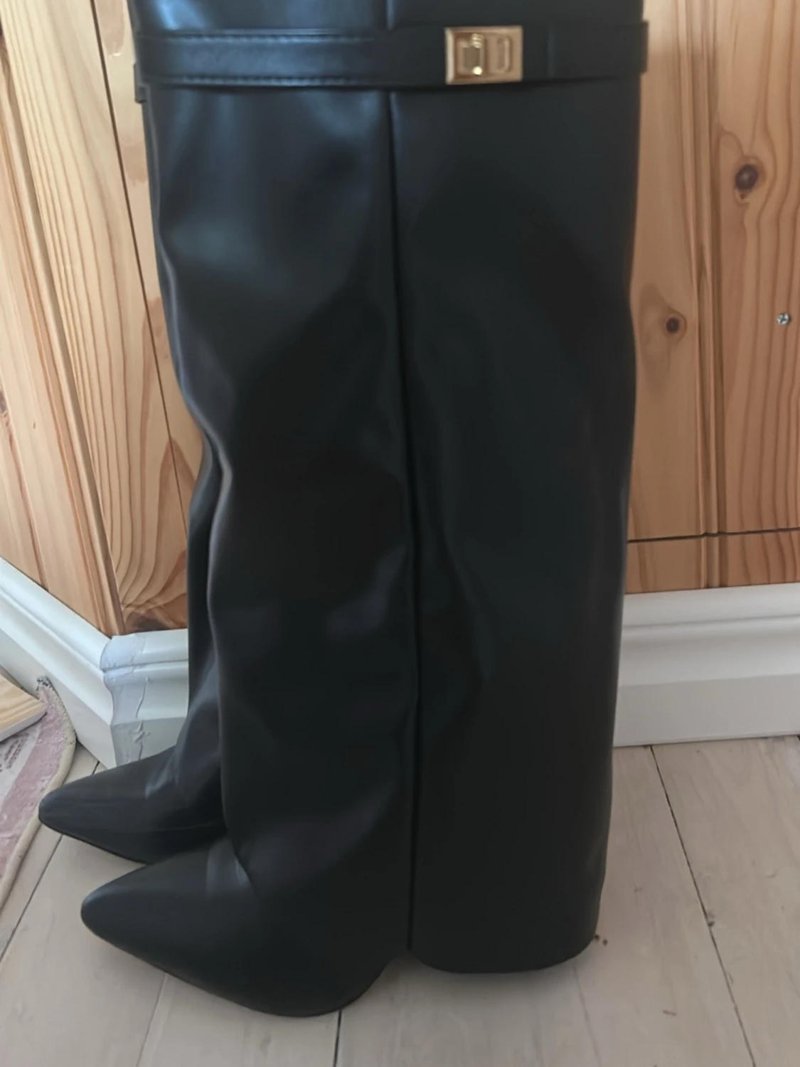 Svarta knähöga boots - 1