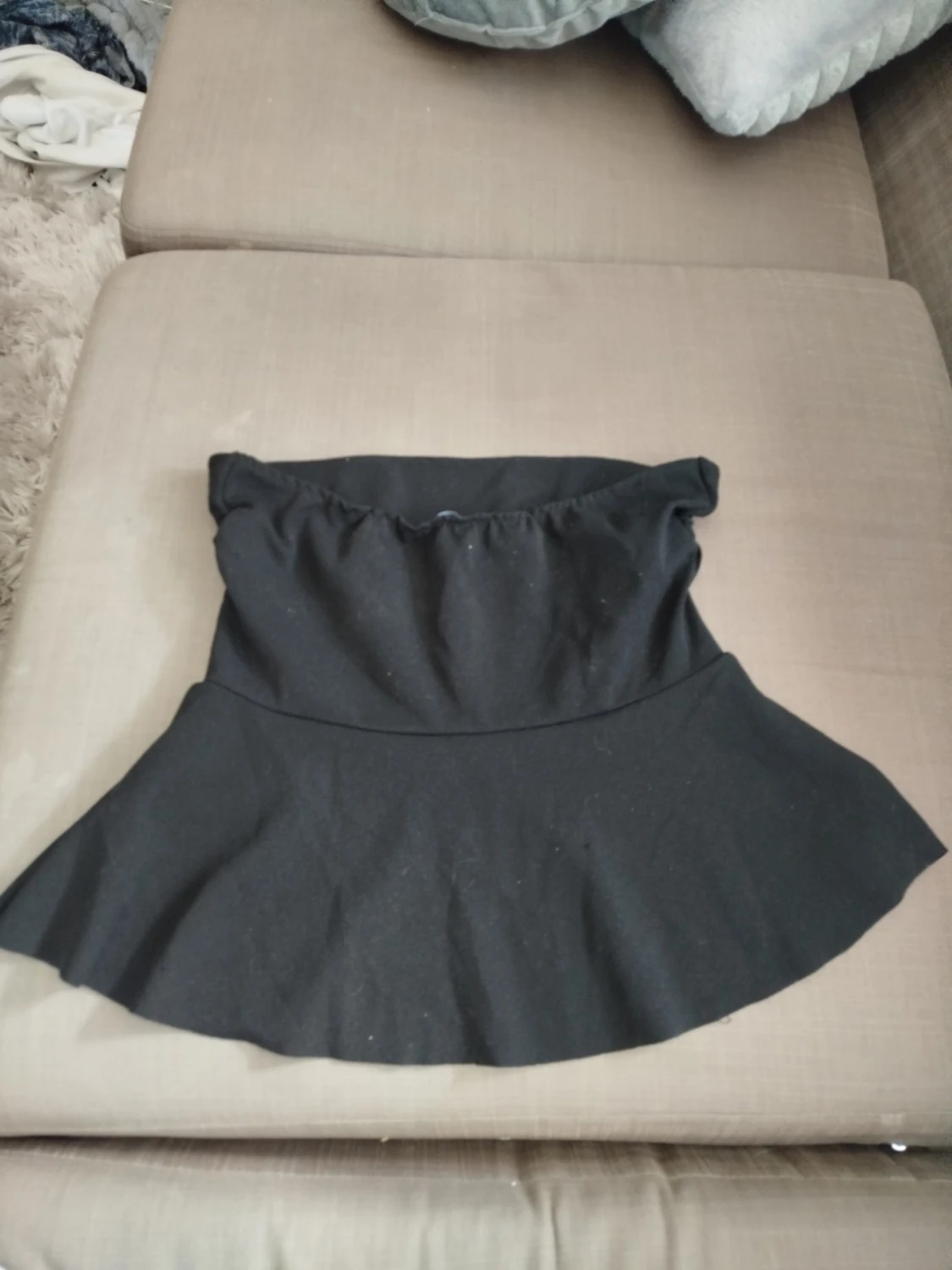 Svart bandeau tubtopp med volang - 1