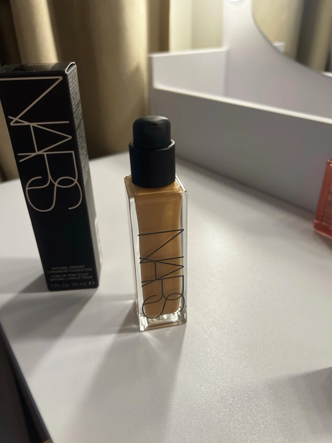 NARS Natural Radiant Foundation M1 - 2