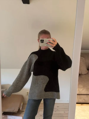 Stickad tröja från Monki - Stickad tröja från Monki i storlek XS. Jag är 163 cm lång!