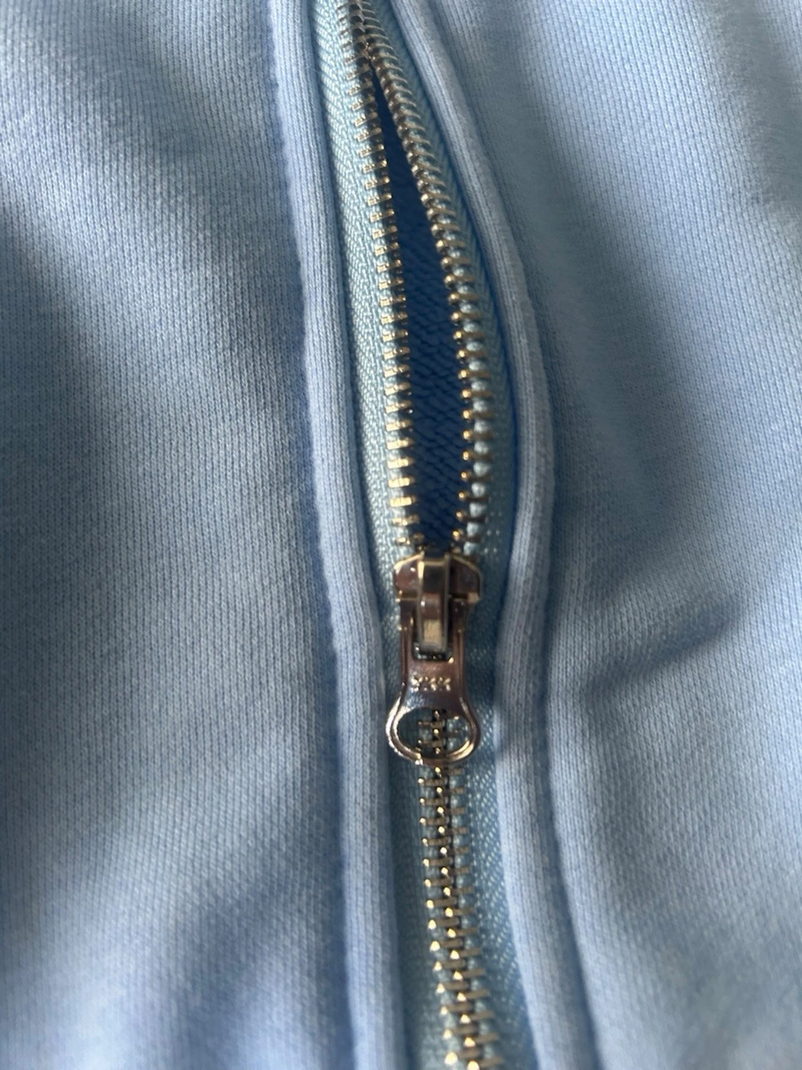 Ljusblå zip hoodie med broderad logga - 3