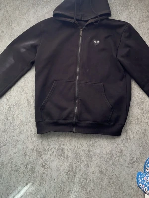 CDG hoodie - Size L bra kondition