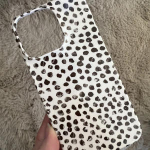 Mobilskal från Burgas IPhone 13 Pro - Nytt