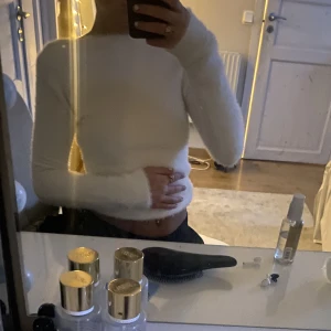 Stickad tröja  - Säljer nu mina fina stickade tröja från hm då den tyvärr inte kommer till användning mer 