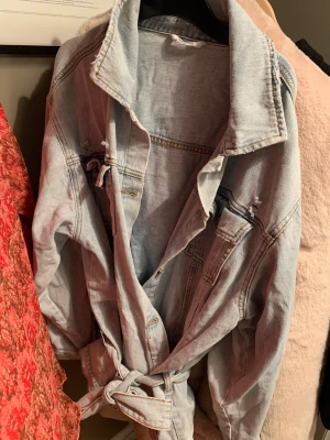 See by chloé  - Ljuvlig oversize jeansjacka strl m  See by chloé  Nypris 2399kr Nu 550kr 