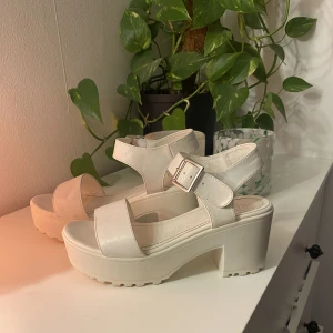 Klacksko - Coola klackskor lätta att gå i! 