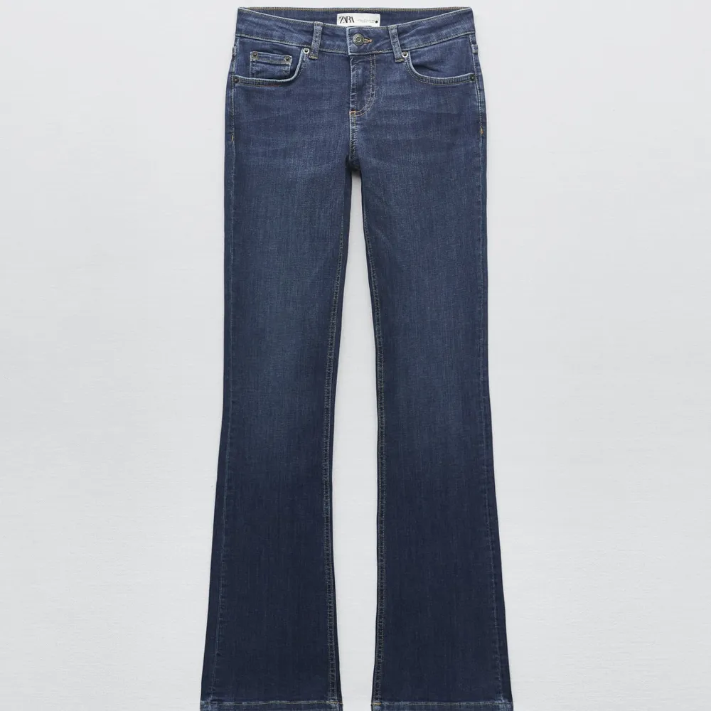 Jeans från zara som ej går att köpa längre. Har även i 2 andra färger🫶. Jeans & Byxor.