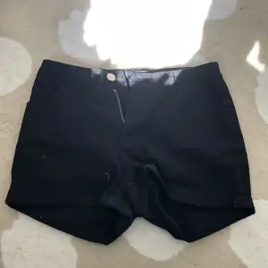Säljer dessa shorts då dom ej används längre. 