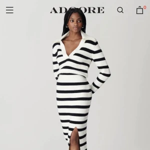 Adoore Bern Knitted Dress - Säljer min stickade Adoore klänning ”Bern Knitted dress” heter modellen. Storlek 38. Endast använd en dag och är som ny. Säljer för bud över 750:- (kostar 1595 ny). Har kvar den fina påsen och plast runt om så önskas! Perfekt klänning för våren.