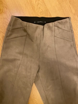 Zara Mocka tights - Bruna mocka tights från ZARA Strl: S