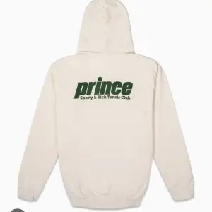 Säljer min ursnygga sporty and rich x Prince hoodie. Använd ca 3 gånger. Storlek S