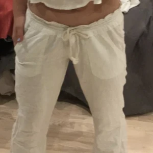 Roxy linne byxor  - Roxylinne byxor😍tänker 470 men kom med bud om priset ej passar! Strl M men passar mindre 